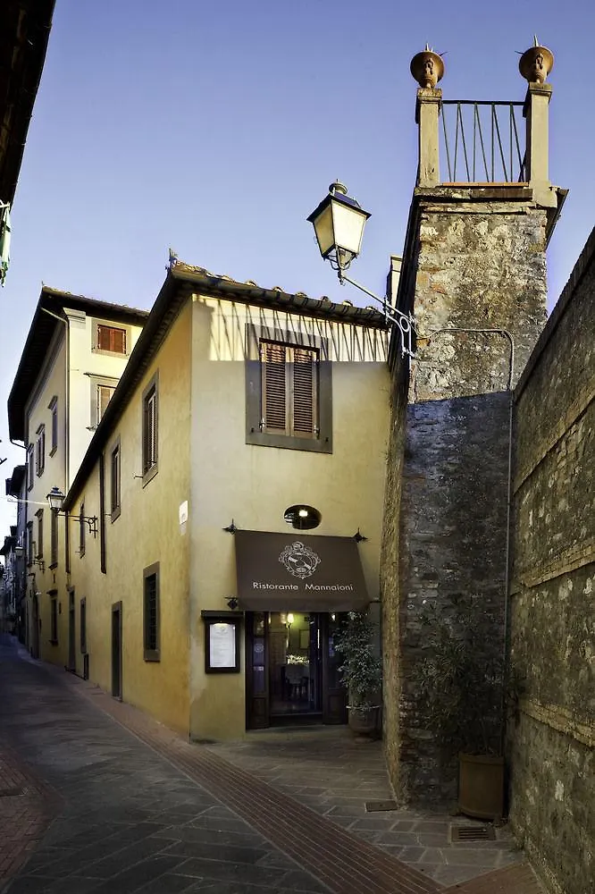 Unahotels Palazzo Mannaioni Toscana مونتايون فندق