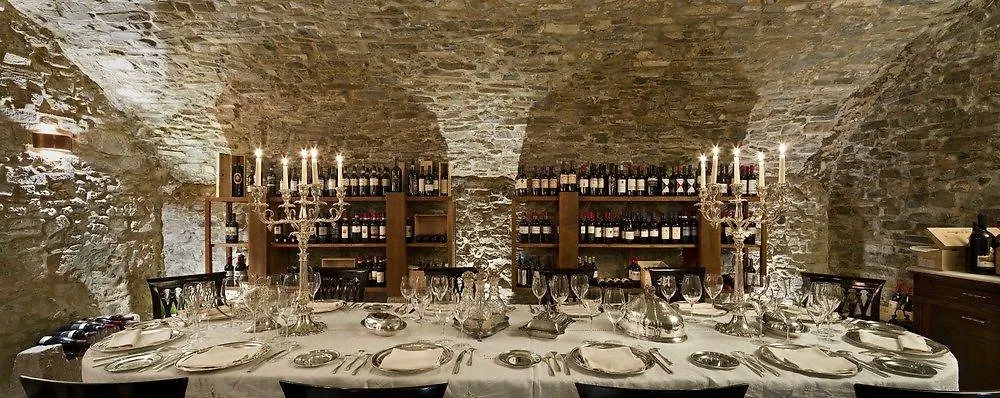 Unahotels Palazzo Mannaioni Toscana مونتايون فندق