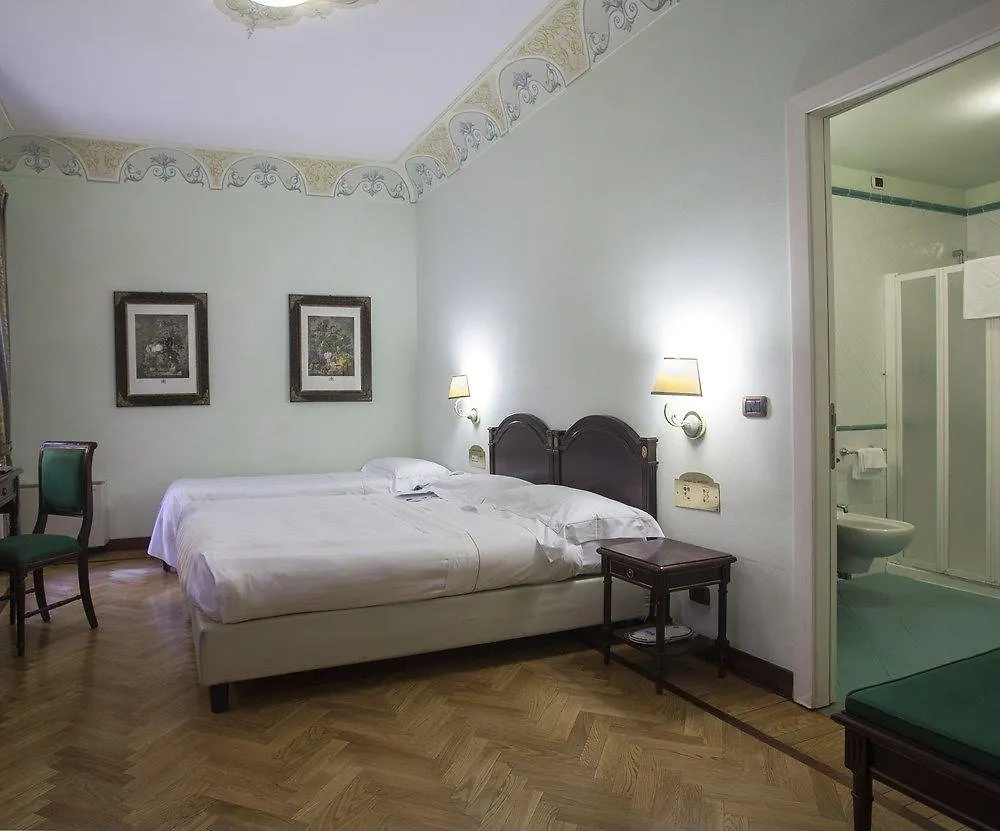 Unahotels Palazzo Mannaioni Toscana مونتايون 4*,  إيطاليا