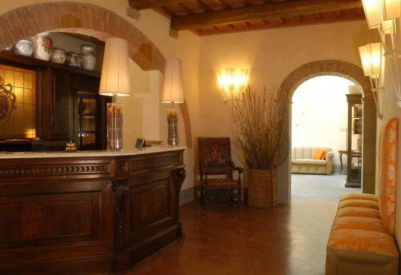 Unahotels Palazzo Mannaioni Toscana مونتايون فندق