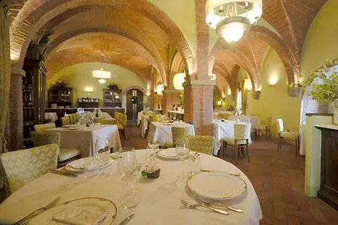 Unahotels Palazzo Mannaioni Toscana مونتايون فندق