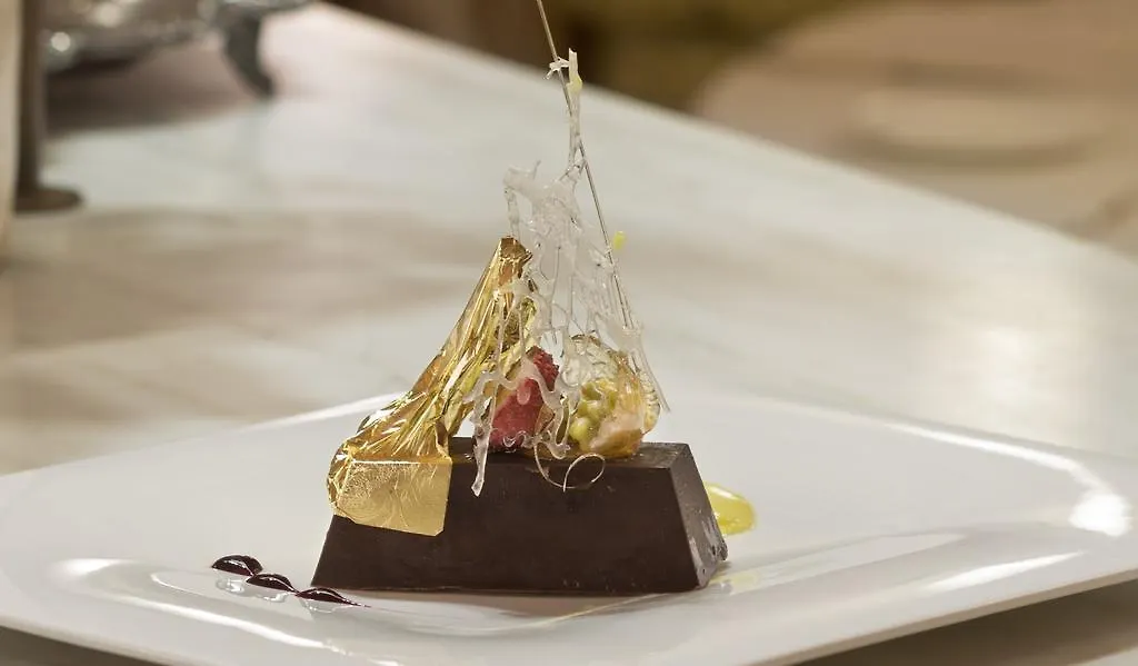 فندق Unahotels Palazzo Mannaioni Toscana مونتايون