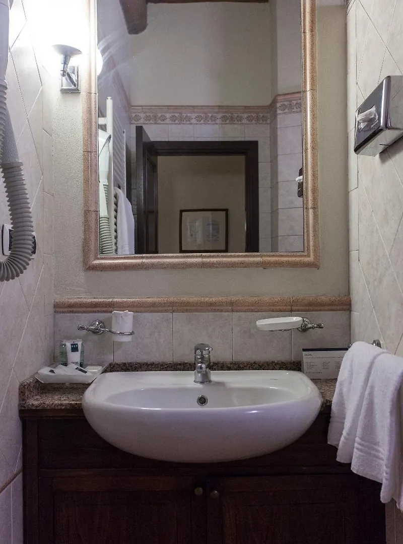 Unahotels Palazzo Mannaioni Toscana مونتايون إيطاليا