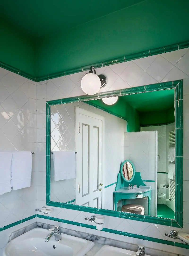 Unahotels Palazzo Mannaioni Toscana مونتايون